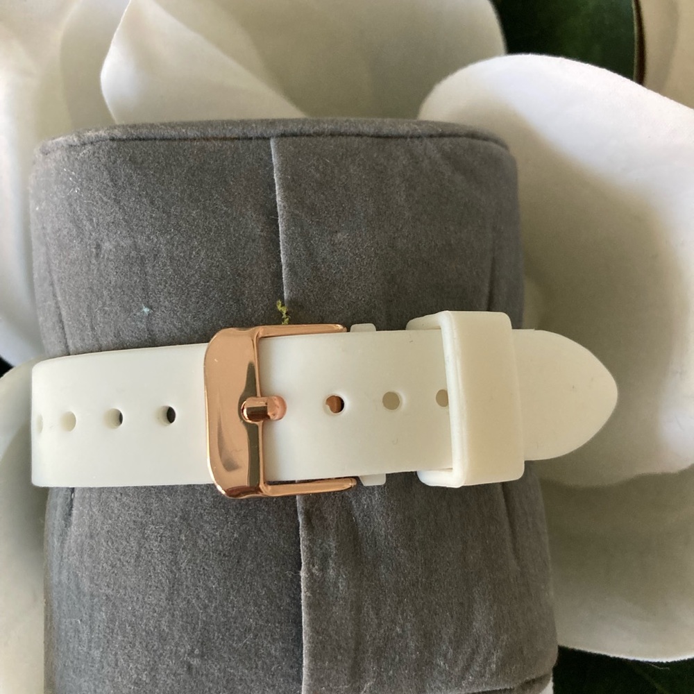 White and rose, gold water resistant digital watch - Picture 3 of 5